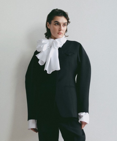 ETRE TOKYO（エトレトウキョウ）の「SANTEコンストラクティブジャケット（ノーカラージャケット・レディース・グレー/ネイビー・S/M）」の9枚目の写真