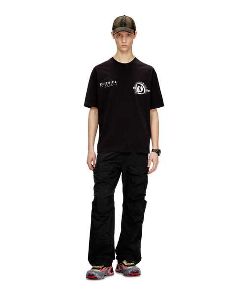 DIESEL(ディーゼル)の「メンズ Tシャツ T-BOGGY-V6(Tシャツ/カットソー・メンズ・オフホワイト/ブラック・LARGE/XXX-LARGE/MEDIUM/SMALL/X-SMALL/X-LARGE/XX-LARGE)」の7枚目の写真