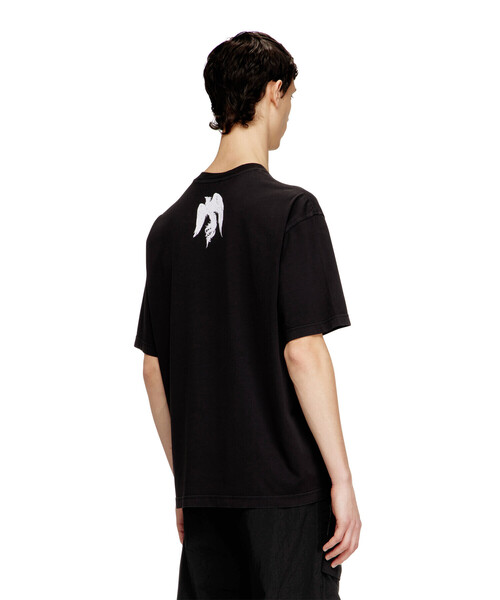 DIESEL(ディーゼル)の「メンズ Tシャツ T-BOGGY-V6(Tシャツ/カットソー・メンズ・オフホワイト/ブラック・LARGE/XXX-LARGE/MEDIUM/SMALL/X-SMALL/X-LARGE/XX-LARGE)」の8枚目の写真