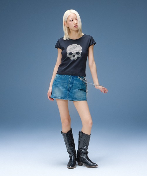 X-girl(エックスガール)の「RHINESTONE SKULL S/S BABY TEE(Tシャツ/カットソー・レディース・ブラック/ホワイト・S/M)」の5枚目の写真