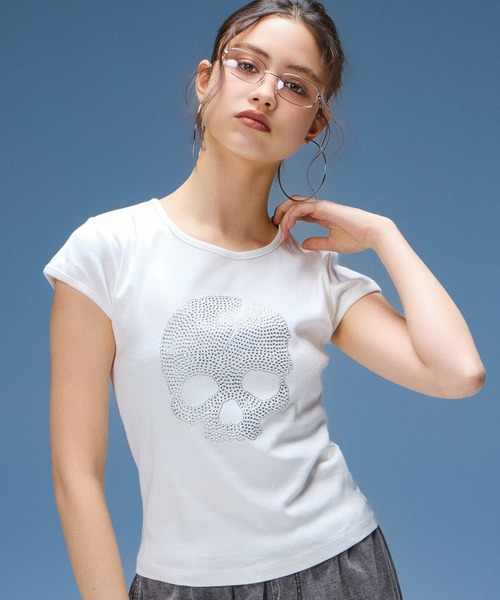 X-girl(エックスガール)の「RHINESTONE SKULL S/S BABY TEE(Tシャツ/カットソー・レディース・ブラック/ホワイト・S/M)」の16枚目の写真