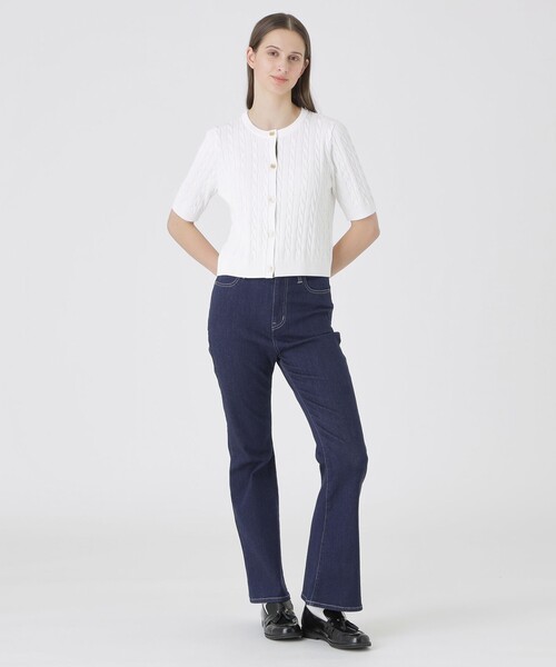 BLUE LABEL CRESTBRIDGE(ブルーレーベルクレストブリッジ)の「コットンポリエステルケーブルニットカーディガン(カーディガン/ボレロ・レディース・イエロー/ホワイト/ダークネイビー/ブルー系その他2・38)」の5枚目の写真