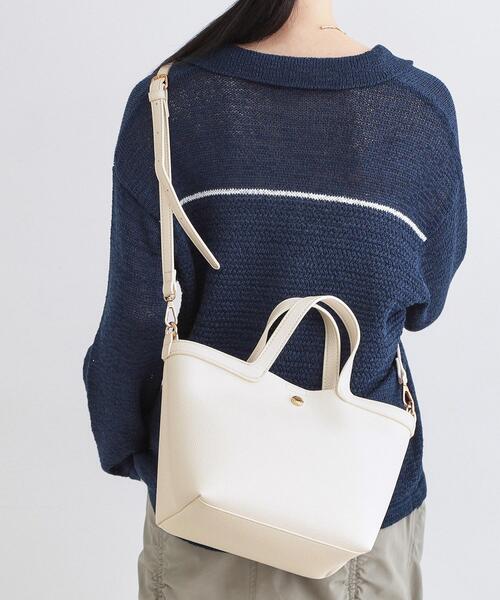 OPAQUE.CLIP（オペークドットクリップ）の「2WAY巾着付シュリンクミドルトート（ショルダーバッグ・レディース・オフホワイト/ブラック/ベージュ・00）」の12枚目の写真