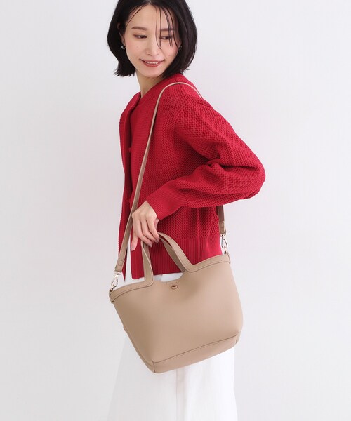 OPAQUE.CLIP（オペークドットクリップ）の「2WAY巾着付シュリンクミドルトート（ショルダーバッグ・レディース・オフホワイト/ブラック/ベージュ・00）」の16枚目の写真