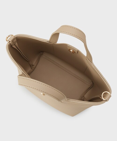 OPAQUE.CLIP（オペークドットクリップ）の「2WAY巾着付シュリンクミドルトート（ショルダーバッグ・レディース・オフホワイト/ブラック/ベージュ・00）」の6枚目の写真