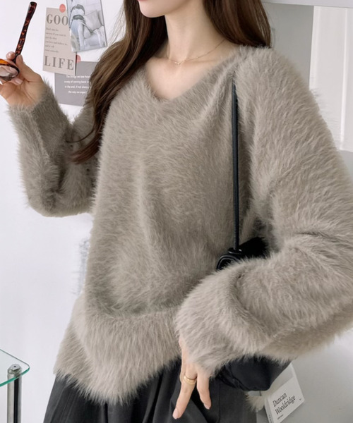 Ada.（エイダ）の「バック リボン Vネック シャギー ニット（ニット/セーター・レディース・ブラウン/チャコール/グレイッシュベージュ/アイボリー・FREE）」の11枚目の写真