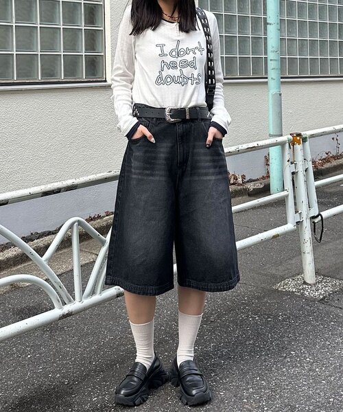 CIAOPANIC(チャオパニック)の「ヴィンテージライクデニムバギーショーツ(デニムパンツ・レディース・サックスブルー/グレー/インディゴブルー/ブラック・MEDIUM/LARGE)」の9枚目の写真