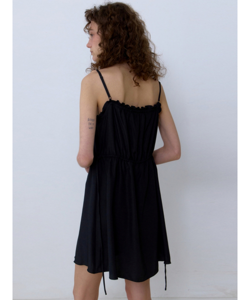 UNNOUT(アナウト)の「SILKY RUFFLE DRESS BLACK(ワンピース・レディース・その他・SMALL/MEDIUM)」の4枚目の写真