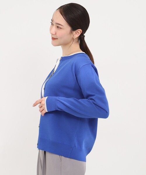SHOO・LA・RUE（シューラルー）の「配色がコーデのアクセントに レイヤード風クルーカーディガン（カーディガン/ボレロ・レディース・アイボリー系4/ブルー系その他6/グレー系その他5・01/02/03/04）」の13枚目の写真
