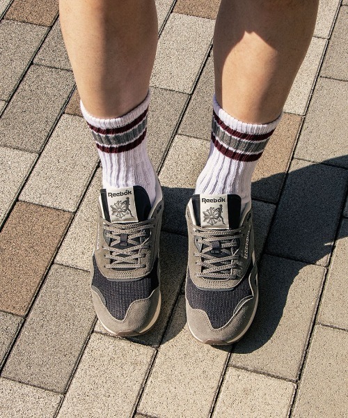 Reebok(リーボック)の「クラシック ナイロン 89 / CLASSIC NYLON 89(スニーカー・メンズ・アイボリー/グレー・30.0cm/29.0cm/28.5cm/28.0cm/27.5cm/27.0cm/26.5cm/26.0cm/25.5cm/25.0cm/24.0cm/24.5cm/23.5cm/23.0cm)」の2枚目の写真