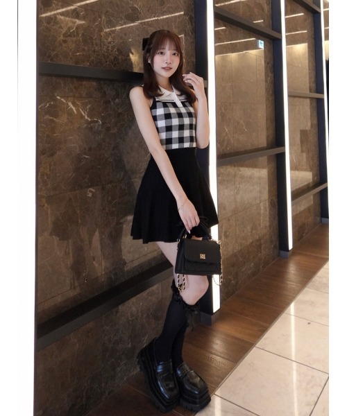 Darich(ダーリッチ)の「ギンガムチェックプリーツニットミニワンピース(ワンピース・レディース・ピンク/ブラック/グレー・FREE/FL)」の16枚目の写真