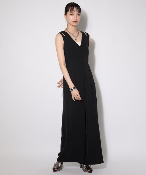 PAGEBOY(ページボーイ)の「カットアウトショルダーサロペ(サロペット/オーバーオール・レディース・ブラック/ブラウン・FREE)」の1枚目の写真