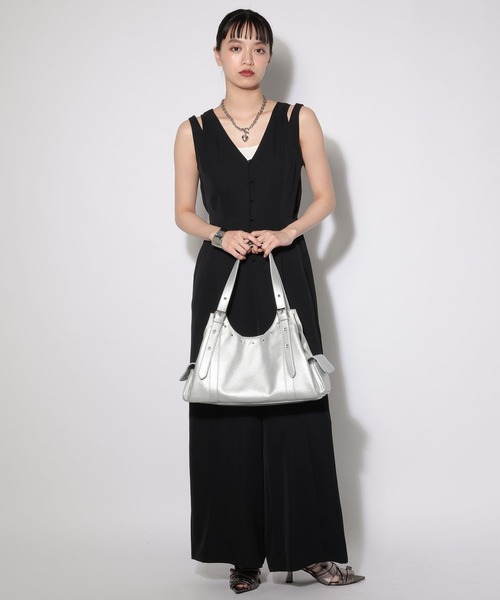 PAGEBOY(ページボーイ)の「カットアウトショルダーサロペ(サロペット/オーバーオール・レディース・ブラック/ブラウン・FREE)」の4枚目の写真