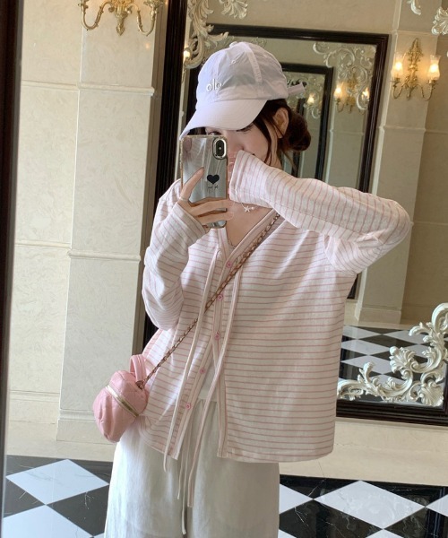 Ritzy(リッツィー)の「ボーダーシアーVネックカーディガン(カーディガン/ボレロ・レディース・ピンク/サックスブルー・M/L)」の16枚目の写真