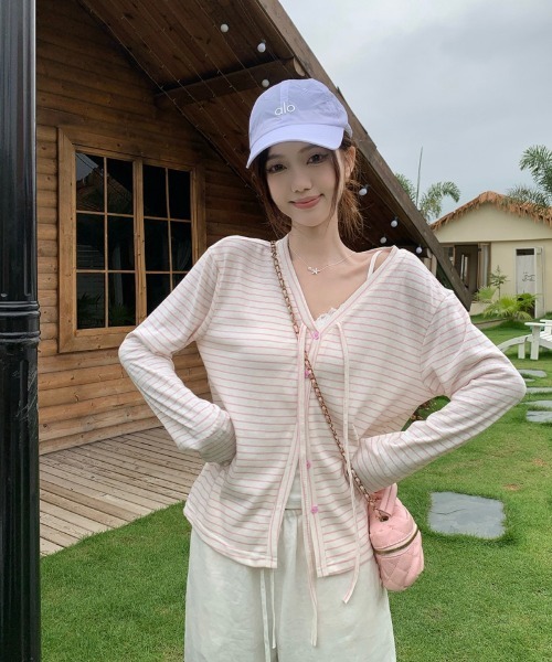 Ritzy(リッツィー)の「ボーダーシアーVネックカーディガン(カーディガン/ボレロ・レディース・ピンク/サックスブルー・M/L)」の12枚目の写真