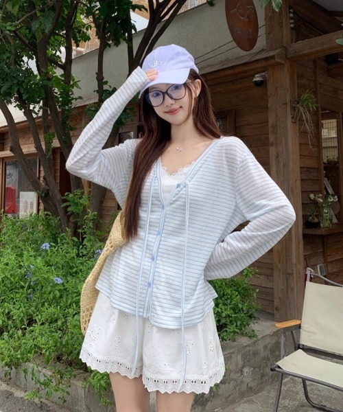 Ritzy(リッツィー)の「ボーダーシアーVネックカーディガン(カーディガン/ボレロ・レディース・ピンク/サックスブルー・M/L)」の11枚目の写真