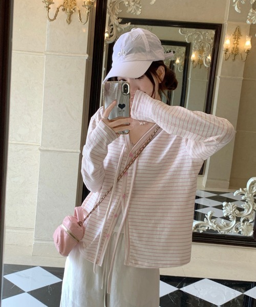 Ritzy(リッツィー)の「ボーダーシアーVネックカーディガン(カーディガン/ボレロ・レディース・ピンク/サックスブルー・M/L)」の8枚目の写真