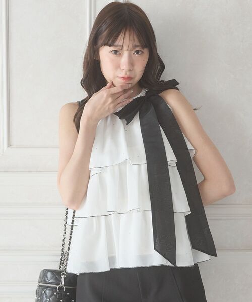 MAJESTIC LEGON（マジェスティックレゴン）の「アメスリティアードブラウス（シャツ/ブラウス・レディース・ホワイト系その他2/アイボリー/ブラック/ホワイト系その他/ホワイト系5/ブラック系その他2・MEDIUM）」の4枚目の写真