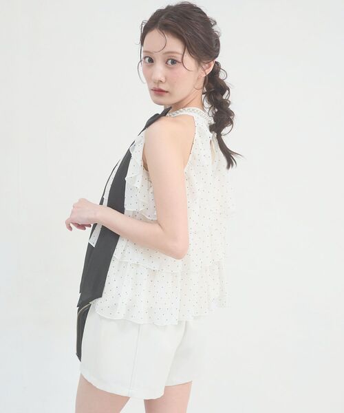MAJESTIC LEGON（マジェスティックレゴン）の「アメスリティアードブラウス（シャツ/ブラウス・レディース・ホワイト系その他2/アイボリー/ブラック/ホワイト系その他・MEDIUM）」の17枚目の写真