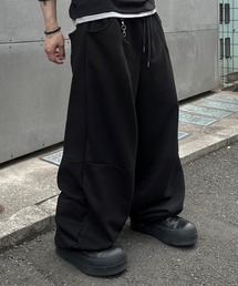 Chikashitsu + | 【Chikashitsu +】curved balloon sweat pants / 【チカシツプラス】カーブバルーンスウェットパンツ(スウェットパンツ)