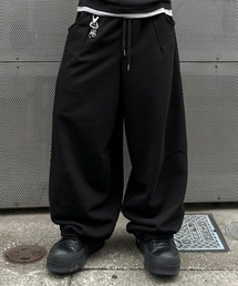 Chikashitsu +（チカシツプラス）の「【Chikashitsu +】curved balloon sweat pants / 【チカシツプラス】カーブバルーンスウェットパンツ（スウェットパンツ）」