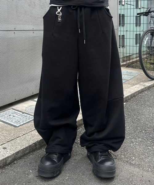 Chikashitsu +(チカシツプラス)の「【Chikashitsu +】curved balloon sweat pants / 【チカシツプラス】カーブバルーンスウェットパンツ(スウェットパンツ・メンズ・グレー/ブラック・ONE SIZE)」の18枚目の写真