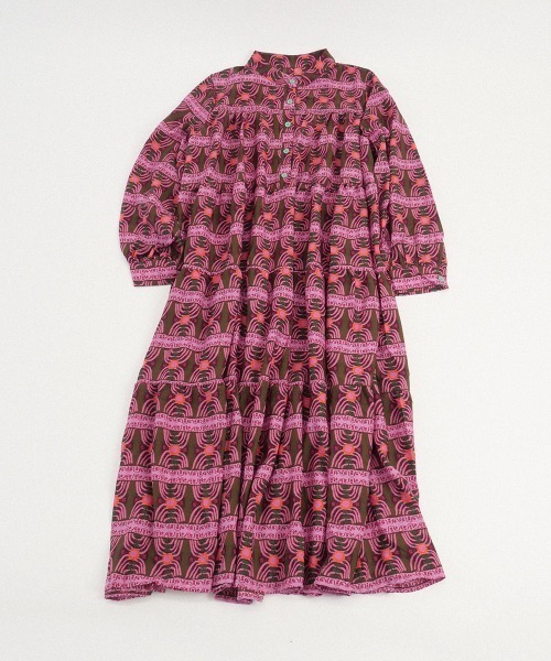 SCARF（スカーフ）の「大柄プリントワンピース（ワンピース・レディース・ブラックミックス/ホワイト/ピンク/ブラック×ブラック・FREE）」の4枚目の写真