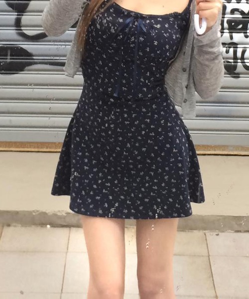 HALEY PESCA（ヘーリーペスカ）の「HALEY PESCA/小花柄キャミワンピカーディガンセット（ワンピース・レディース・ネイビー・FREE）」の3枚目の写真