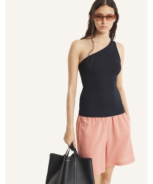 Maison Kitsune(メゾンキツネ)の「SOFT FINE RIB ASYMMETRIC TOP(タンクトップ・レディース・ブラック・S/XS/M)」の7枚目の写真