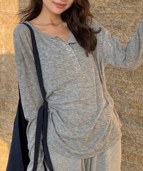 LYEON(リヨン)の「オーバーサイズシアーヘンリーネックロンT(Tシャツ/カットソー・レディース・ブラック/グレー/オフホワイト・FREE)」の3枚目の写真