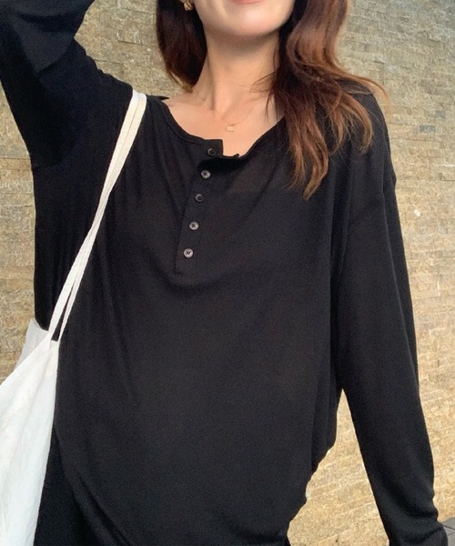 LYEON(リヨン)の「オーバーサイズシアーヘンリーネックロンT(Tシャツ/カットソー・レディース・ブラック/グレー/オフホワイト・FREE)」の12枚目の写真