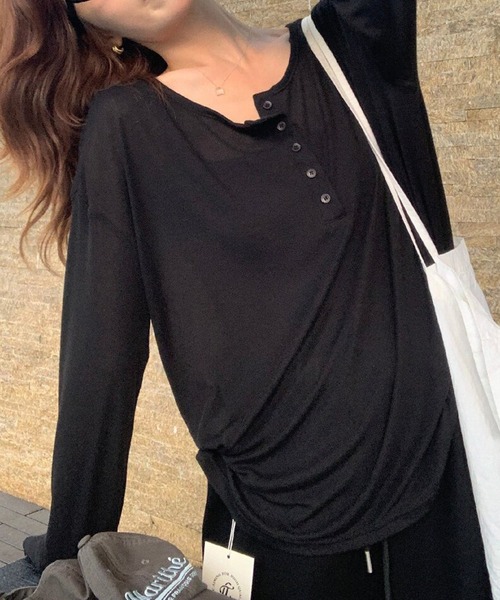 LYEON(リヨン)の「オーバーサイズシアーヘンリーネックロンT(Tシャツ/カットソー・レディース・ブラック/グレー/オフホワイト・FREE)」の22枚目の写真