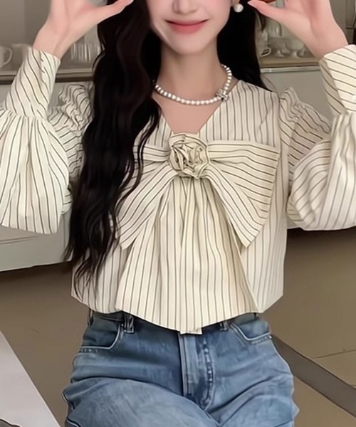Flugge(フラッジー)の「リボンモチーフストライプブラウス(シャツ/ブラウス・レディース・アイボリー・LARGE/MEDIUM)」の1枚目の写真