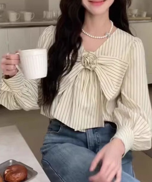 Flugge(フラッジー)の「リボンモチーフストライプブラウス(シャツ/ブラウス・レディース・アイボリー・LARGE/MEDIUM)」の3枚目の写真