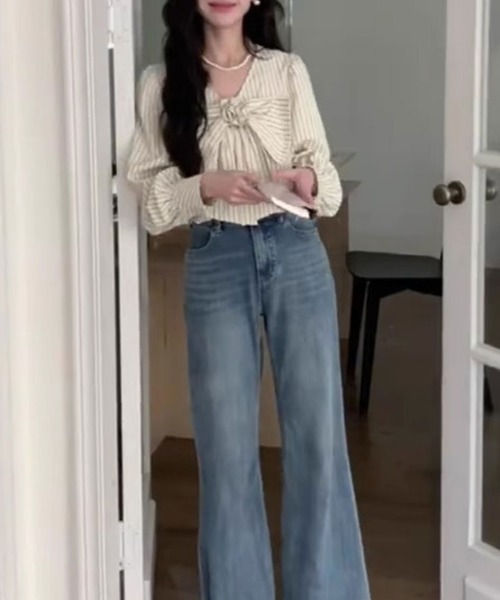 Flugge(フラッジー)の「リボンモチーフストライプブラウス(シャツ/ブラウス・レディース・アイボリー・LARGE/MEDIUM)」の6枚目の写真