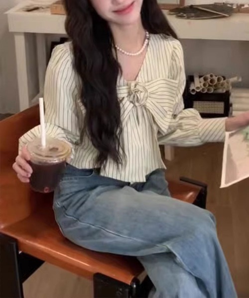 Flugge(フラッジー)の「リボンモチーフストライプブラウス(シャツ/ブラウス・レディース・アイボリー・LARGE/MEDIUM)」の10枚目の写真