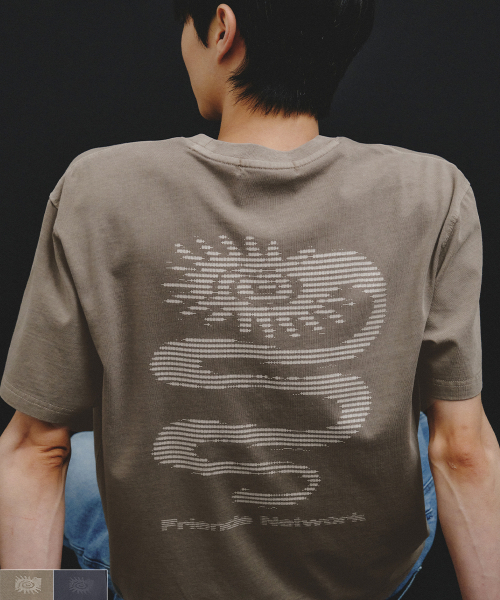 INTEMPOMOOD(インテンポムード)の「ネットワークストリートTシャツ : 2カラー(Tシャツ/カットソー・メンズ・ネイビー/ベージュ・MEDIUM/LARGE)」の5枚目の写真