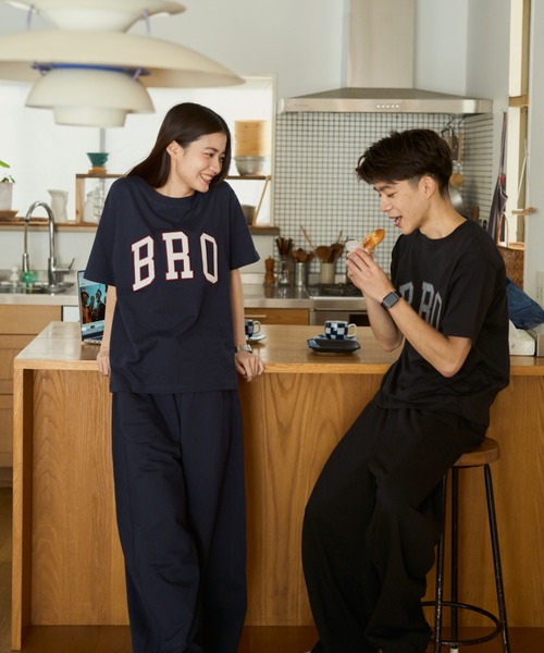 BROKEN BASE(ブロークンベース)の「BRO Logo Sweat Pants / BRO ロゴスウェットパンツ(スウェットパンツ・メンズ・ブラック/ネイビー・SMALL/MEDIUM/LARGE)」の5枚目の写真