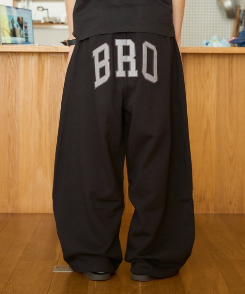 BROKEN BASE(ブロークンベース)の「BRO Logo Sweat Pants / BRO ロゴスウェットパンツ(スウェットパンツ・メンズ・ブラック/ネイビー・SMALL/MEDIUM/LARGE)」の16枚目の写真