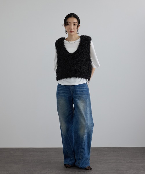 SALON adam et rope'(サロン アダム エ ロペ)の「カーリーモヘアクロップドベスト(ベスト・レディース・オフホワイト/ブラック・FREE)」の17枚目の写真