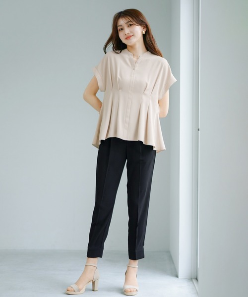 WHITE JOOLA（ホワイトジョーラ）の「【 2wayストレッチ 】 ドライフェイス・セットアップ［ タックブラウス＋テーパードパンツ ］（スーツセット・レディース・ベージュ/ブルーグレー/ライラック・M/L/S）」の9枚目の写真