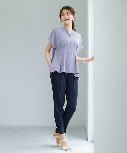 WHITE JOOLA（ホワイトジョーラ）の「【 2wayストレッチ 】 ドライフェイス・セットアップ［ タックブラウス＋テーパードパンツ ］（スーツセット・レディース・ベージュ/ブルーグレー/ライラック・M/L/S）」の12枚目の写真