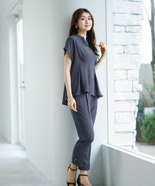 WHITE JOOLA（ホワイトジョーラ）の「【 2wayストレッチ 】 ドライフェイス・セットアップ［ タックブラウス＋テーパードパンツ ］（スーツセット・レディース・ベージュ/ブルーグレー/ライラック・M/L/S）」の15枚目の写真