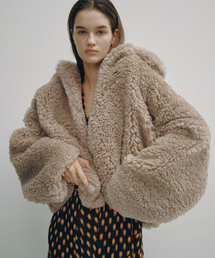《一部店舗+WEB限定》Glyph Curly Fur Blouson