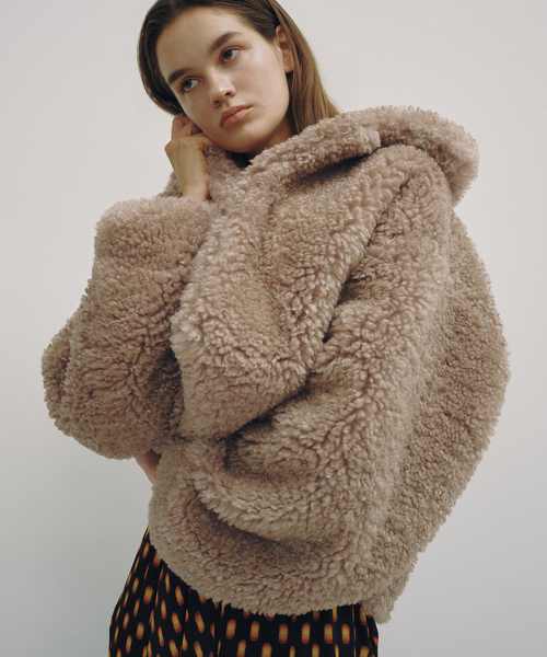 Spick & Span(スピックアンドスパン)の「《一部店舗+WEB限定》Glyph Curly Fur Blouson(その他アウター・レディース・ベージュ・FREE)」の2枚目の写真