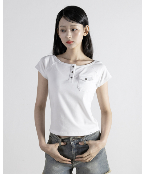MAGORENSEOUL(マゴレンソウル)の「ポケットヘンリーネックTシャツホワイト(Tシャツ/カットソー・レディース・その他・FREE)」の1枚目の写真