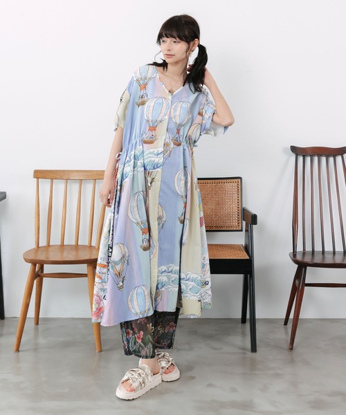 ScoLar(スカラー)の「162686:気球柄×デザート柄 前後切替シャツワンピース(ワンピース・レディース・ブルー/グリーン・M)」の15枚目の写真