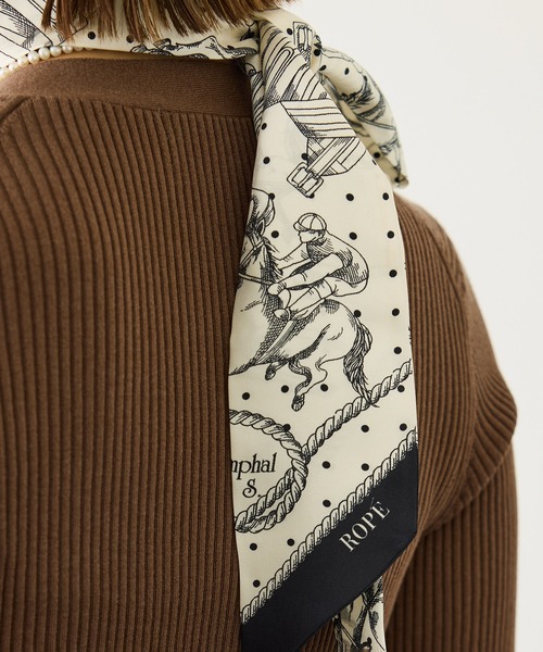 ROPE'(ロペ)の「ROPE'リバイバル シルクタイスカーフ/26AW(バンダナ/スカーフ・レディース・オレンジ/カーキ/オフホワイト・FREE)」の20枚目の写真