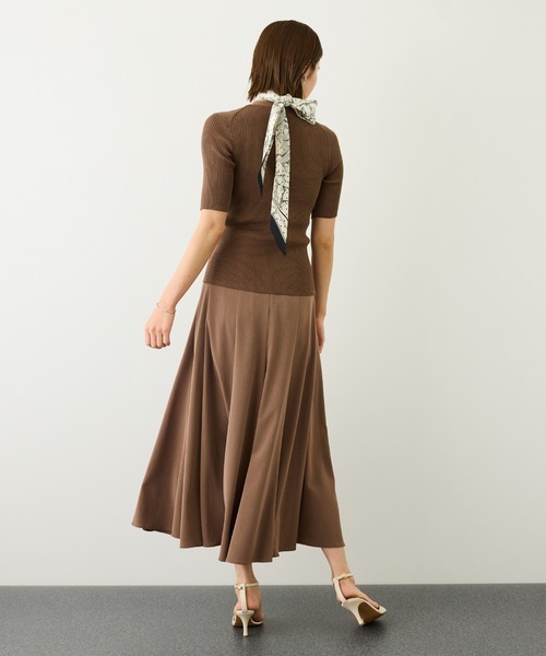 ROPE'(ロペ)の「ROPE'リバイバル シルクタイスカーフ/26AW(バンダナ/スカーフ・レディース・オレンジ/カーキ/オフホワイト・FREE)」の7枚目の写真