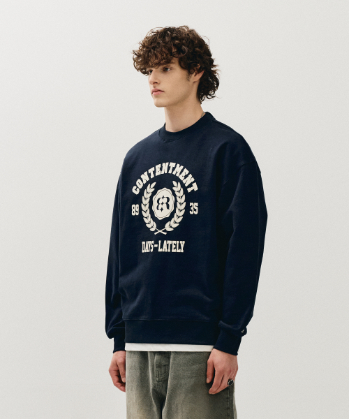 ECORR(エコル)の「ローレルロゴスウェットシャツ_ネイビー(スウェット・メンズ・その他・1(M)/2(L)/3(XL))」の3枚目の写真